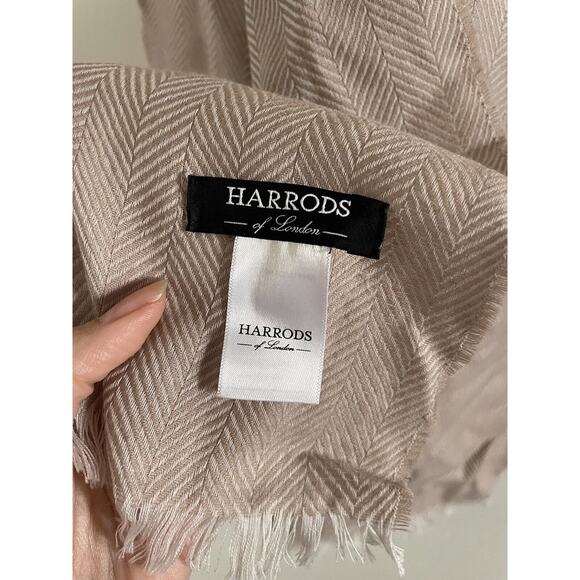 Harrods of London Scarf 100% Merino Wool Soft Long Light Brown Cream - Picture 4 of 8